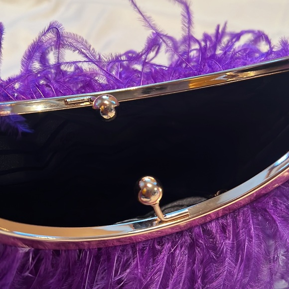NWT Olga Berg Penny Feathered Frame Purple Bag - Picture 6 of 9